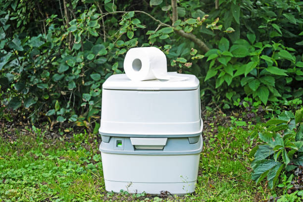 Best Portable toilet rental cost  in Oconomowoc, WI